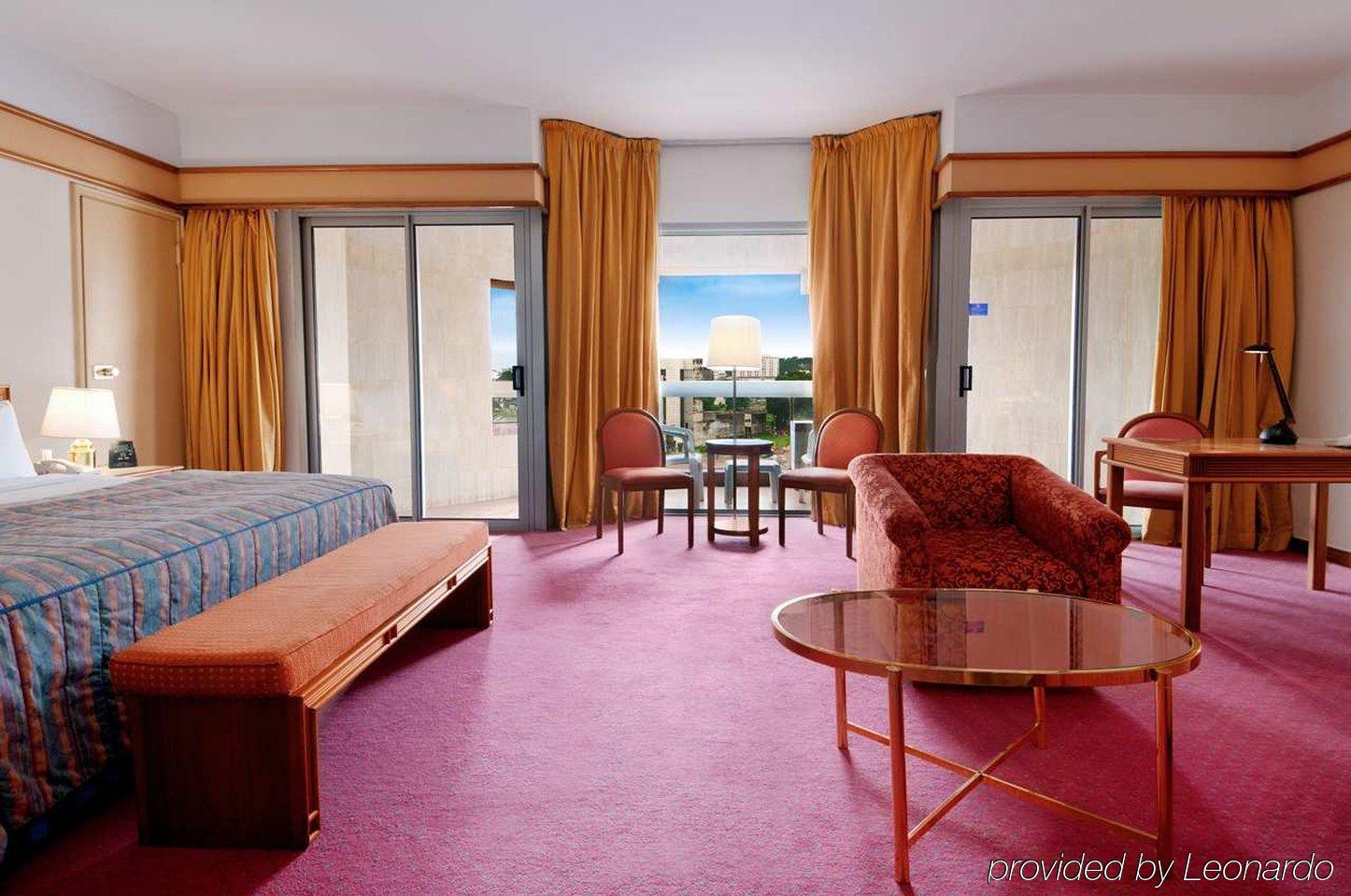 Отель Hilton Яунде Номер фото