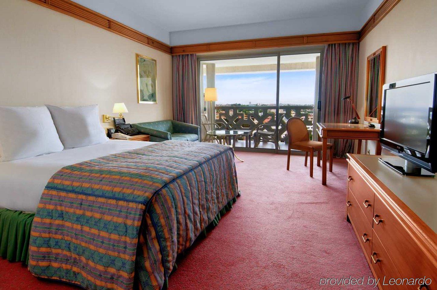 Отель Hilton Яунде Номер фото
